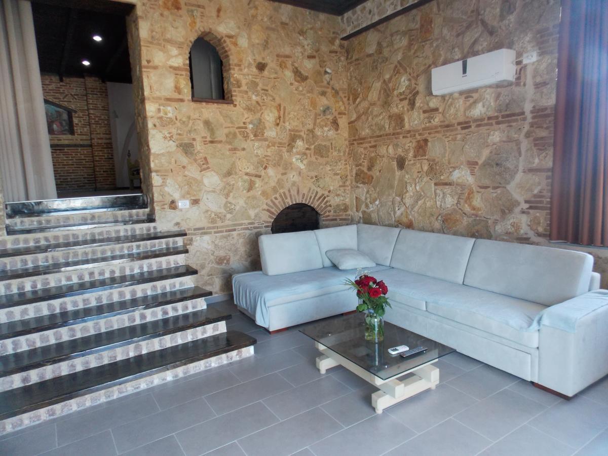סרנדה Sunset Suites מראה חיצוני תמונה
